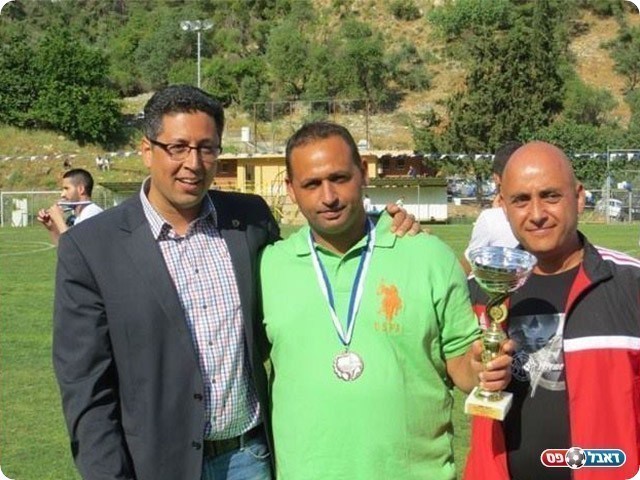 שני שחקנים חשובים עזבו. חגי ממן (במרכז)